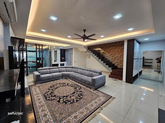 [24x80][Renovated!!] Double Storey Superlink,Perennia Bandar Rimbayu 1