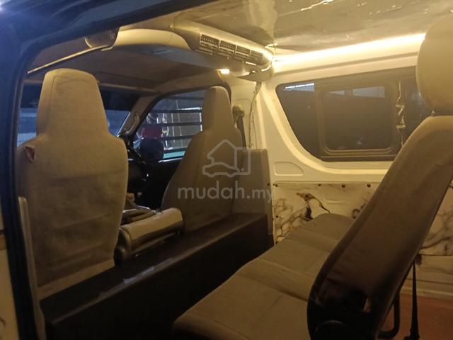 2010 Toyota HIACE 2.5 KDH200R-RBMDYE (M) - 5