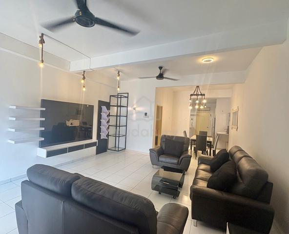 FULL FURNISH& Cantik Sewa🤩Akasia Bandar Botanic Klang!2sty House Rent 1