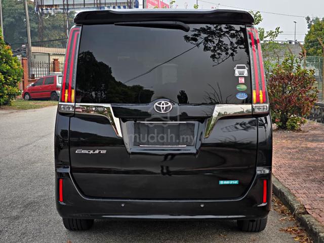 /25✨Toyota ESQUIRE 2.0 GI PREMIUM NOAH VOXY 7SEAT - 4