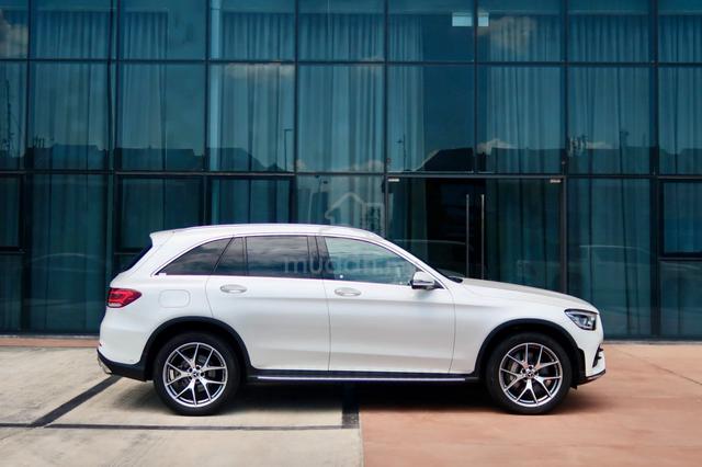 2021 Mercedes Benz GLC300 4MATIC AMG LINE 2.0L (A) - 4