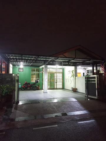 Rumah Untuk Disewa, Senai 1
