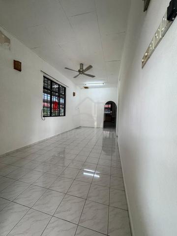 Rumah Teres Setingkat Corner Lot untuk Dijual di Lunas 1