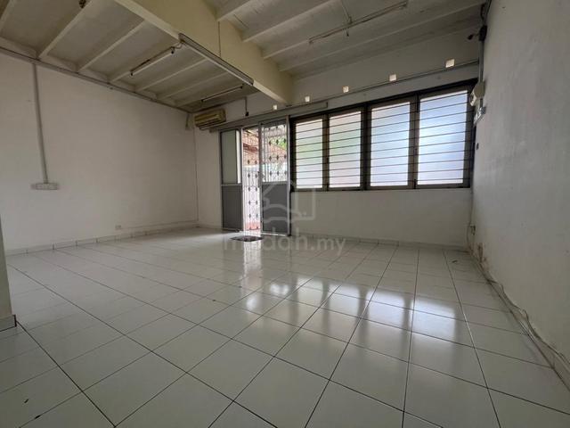 2 Storey Terrace @ Jalan Delima , Island Glades 1