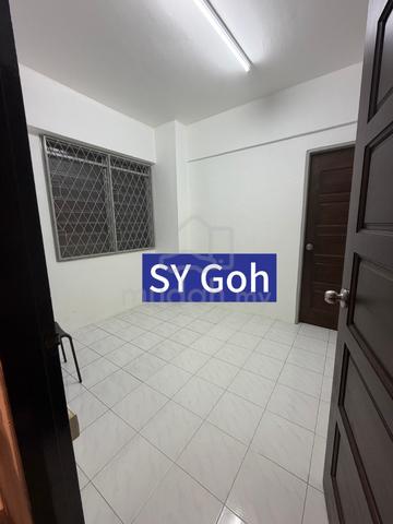 Greenlane Jelutong Georgetown Room for Rent 1