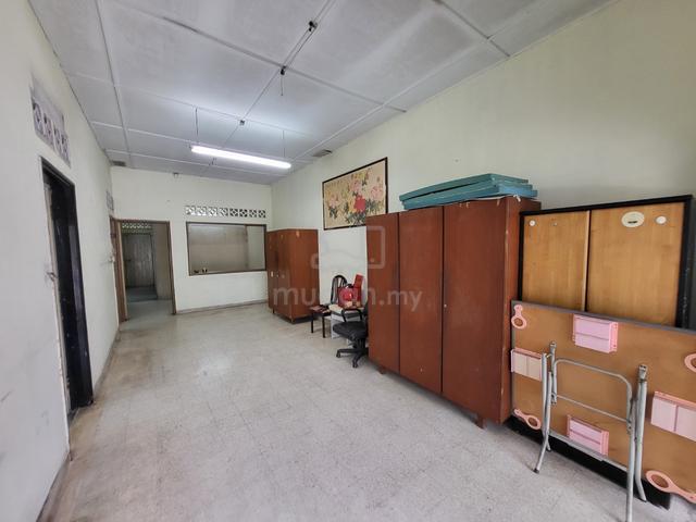 Oug / Happy Garden Single Storey Terrace House Biggest Layout For Sale 1