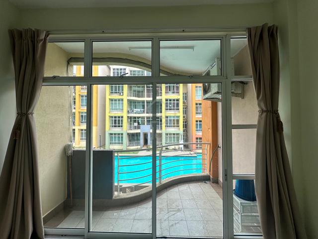 University Green Apartment 1