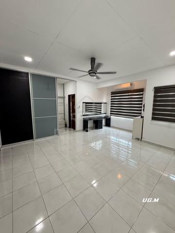 Bandar Puteri Klang Double Storey Hse 4R4B Partial Furnished For RENT 1