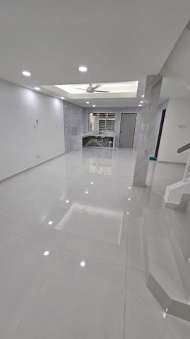 [MURAH] Jalan Pinggiran USJ 1/4!! MUST SEE!! RENOVATED HOUSE!!MUST SEE 1