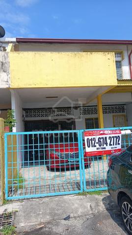 Alor akar town house 1