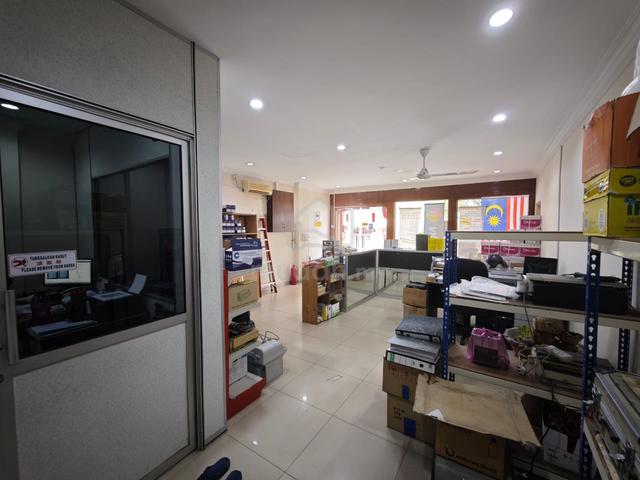 2 Storey Shop Lot (End Lot) At Taman Petani Jaya For Sale 1