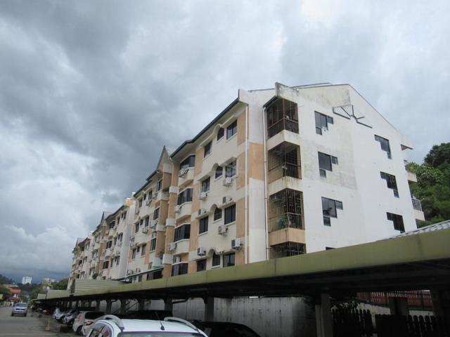 Likas Court 1