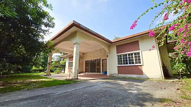 BUNGALOW TANAH LUAS Freehold Single Storey Seksyen 36 Shah Alam 1