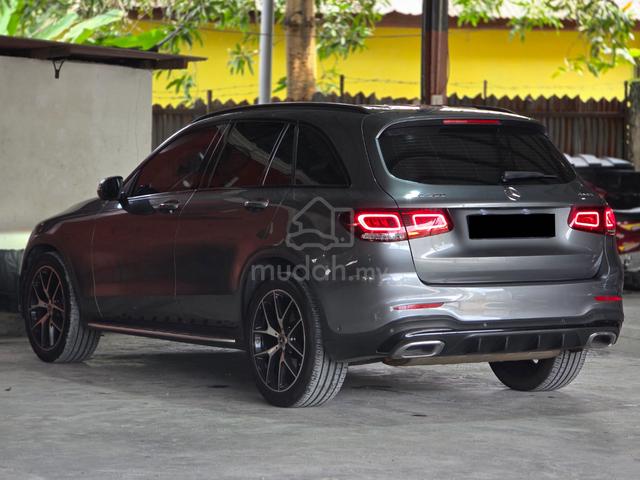 (Loan Kedai) 2020 M/Benz GLC300 2.0 (A) 4MATIC AMG - 4