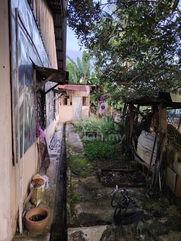 Single Storey End lot Jalan Sekolah Cina, Kulai, Malay Only 2