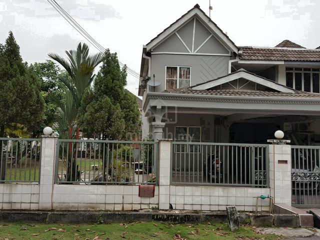CORNER LOT & RENOVATED] Double Storey Teres Seksyen 24 Shah Alam 1