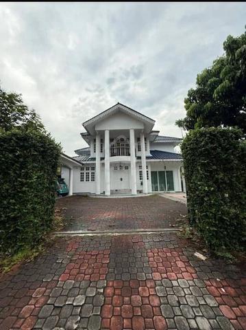 BUNGALOW IN TAMAN NONG CHIK - HIGH DEMAND & MATURED LOCATIOn 1