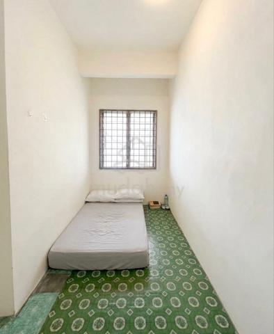 Kulim Hitech KTC BiLik kecil room untuk disewa! 1