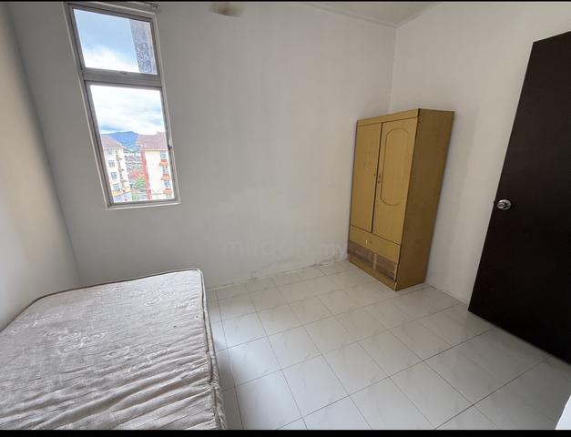 Room to rent in Rose Villa Apartment 1