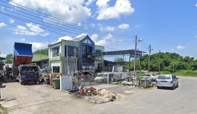 Semi Detached Industry Warehouse at 7Mile Stakan for Sale 1