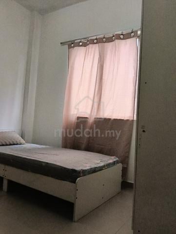 medium room 1