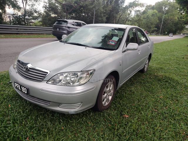toyota camry 2.0e - 1