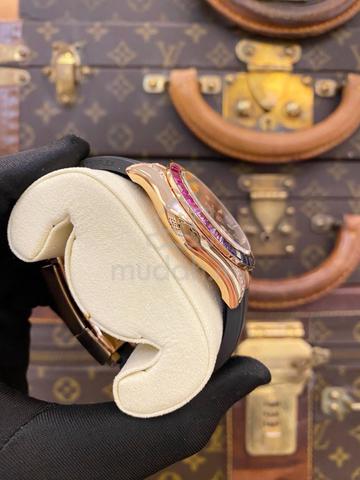 Carousel Image