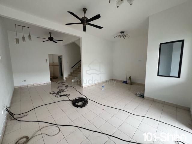 Bandar Puteri Kerongsang 2sty 20*75sqft Basic unit for sale 1