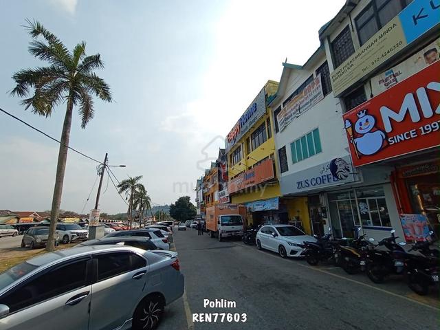 Triple Storey Shop Lot FOR RENT 1