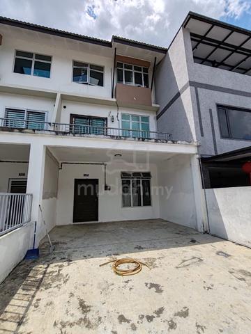 Senai Taman Scientex Utama 2.5 Storey Terrace 5km from UTM Skudai 1