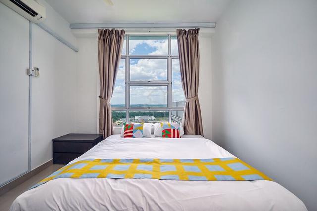 Middle Room for Rent–Mutiara Ville, Cyberjaya Block C withcar parking 1