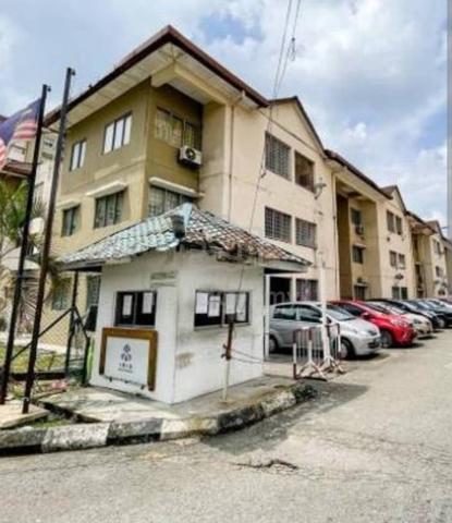 Iris Apartment (Taman Desa) 1