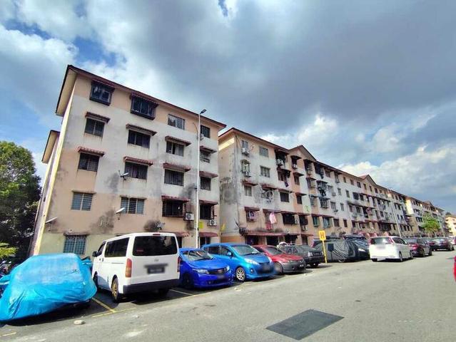 Apartment Idaman 1