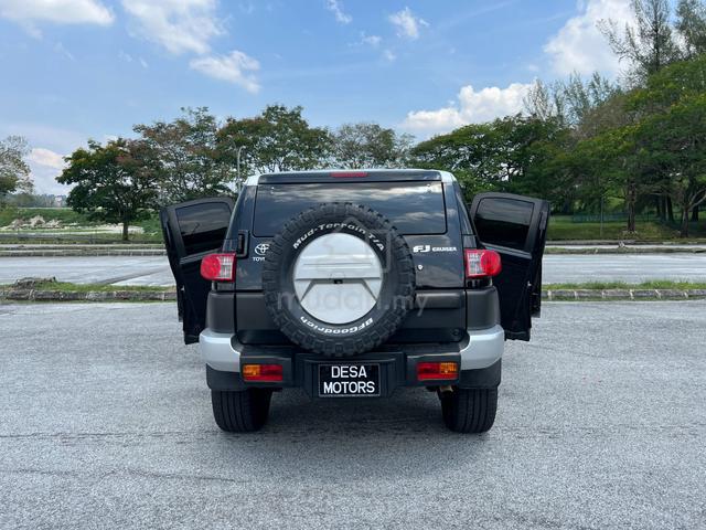2011 Toyota FJ 4.0 CRUISER (A) - 4