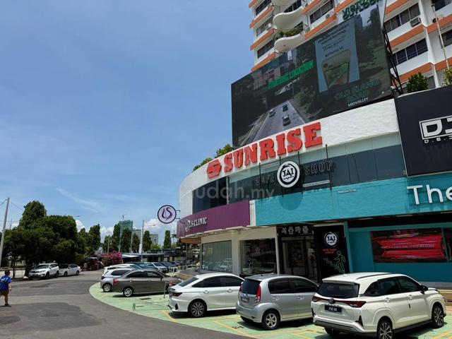 Gurney Drive / First Floor Shop Lot / High Visibility / Main Road 1