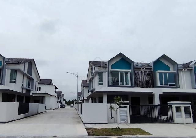 Bandar Serenia Ariya 3 Double Storey (End Lot) Dengkil,Sepang 1