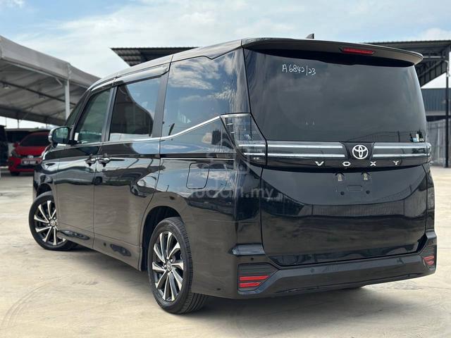 PERFECT Toyota VOXY 2.0 S-Z (7S) OTTOMAN P/BOOT - 4