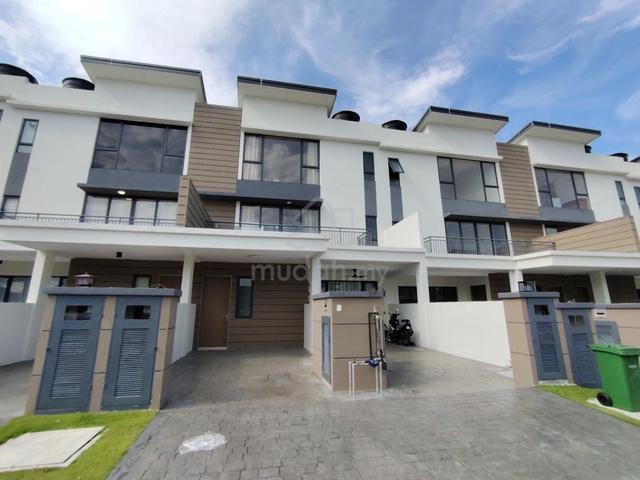 1.5 Storey Townvilla Emerald Residence Diamond City Semenyih 1