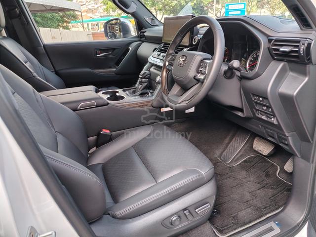 2024 Toyota LANDCRUISER 300 3.3 ZX BLACK LEATHER - 5