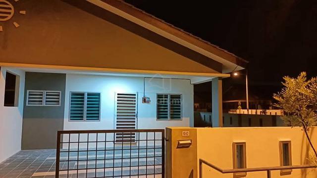 Rumah sewa murah Semi D Corner Lot Sitiawan Manjung Perak 1