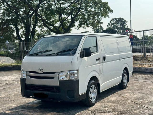 2016 Toyota HIACE 2.5 Facelift Panel Van Airbags - 2