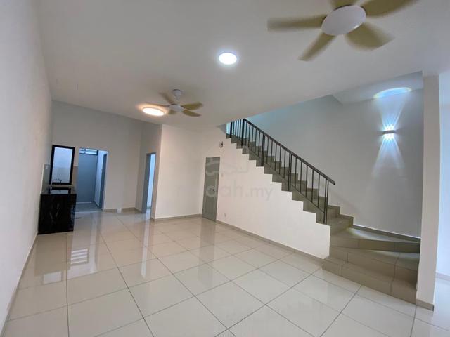 Austin Crest Double Storey Terrace House For Rent Partially Furnished 1