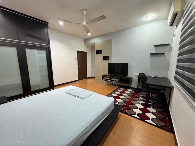 Large room with private bathroom in Bandar Putra Kulai 1