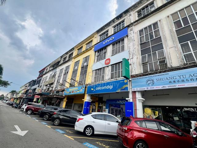 Taman Nusa Perintis 4 Storey Shop Gelang Patah For Sale, TENANTED 1