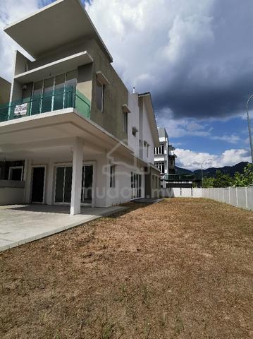 Freehold Corner Lot Superlink 1