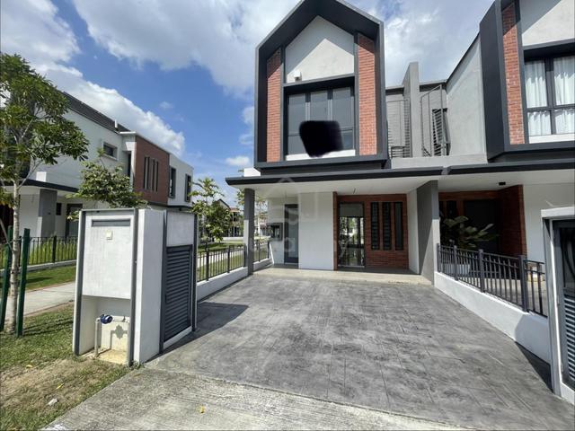 End Lot 2-Storey Terrace For Sale ! @ Ilham Residence, Elmina Garden 1