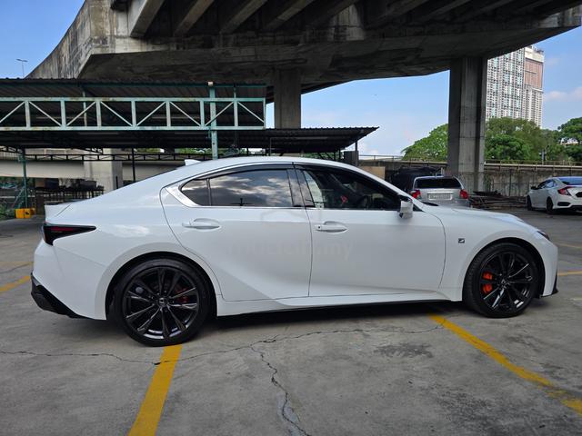 2023 Lexus IS300 2.0 F SPORT Red Seat 5A/13k km - 2