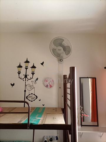 Room to let 1