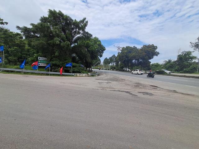 Petrol Station Land / Ban Foo / Ulu Tiram / Near Sungai Tiram 1