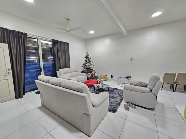 Lakeview Residency Jalan Menawan 24x80sf Double Storey Pelangi Indah 1